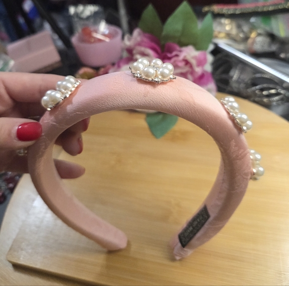 Handcrafted Elegant Pink Pearl Embellished Headband - Picture 3 of 4